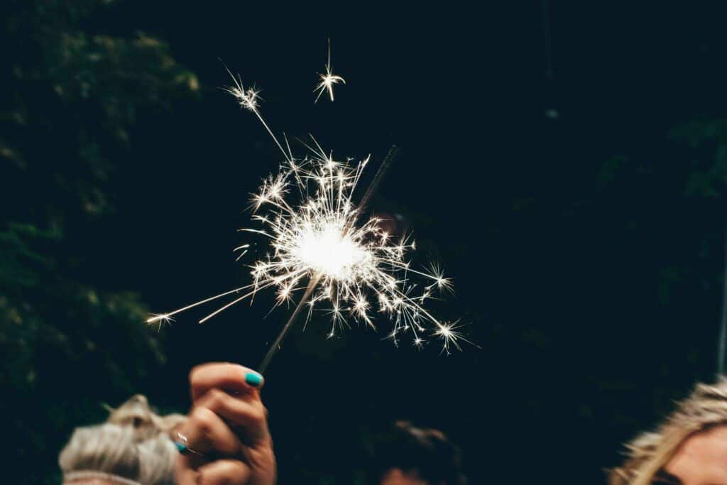 Summer-cleaning-outdoor-sparklers-image